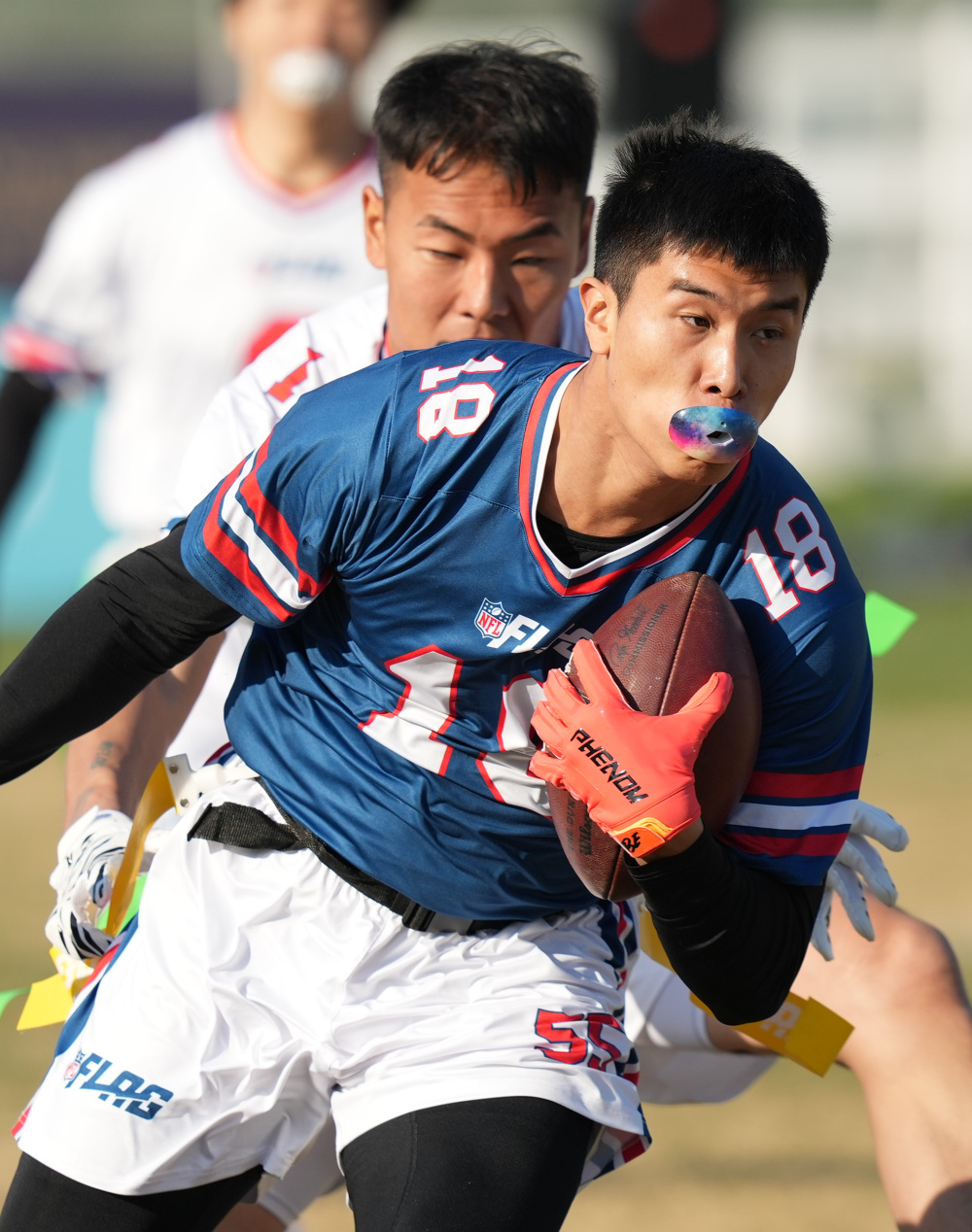 橄榄球选手刷新世界纪录,震撼全场 橄榄球选手刷新世界纪录,震撼全场