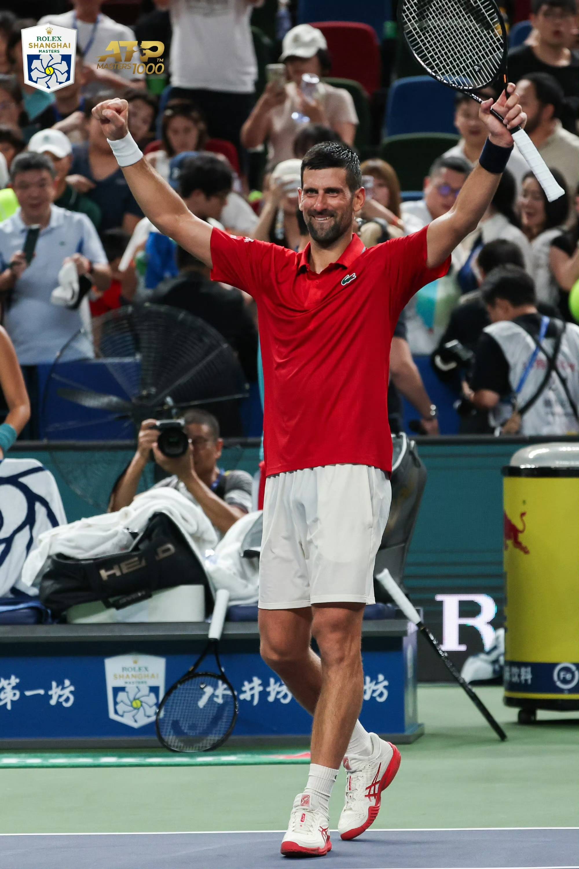 包含温网鏖战戴维斯杯，德约科维奇刷新纪录的词条